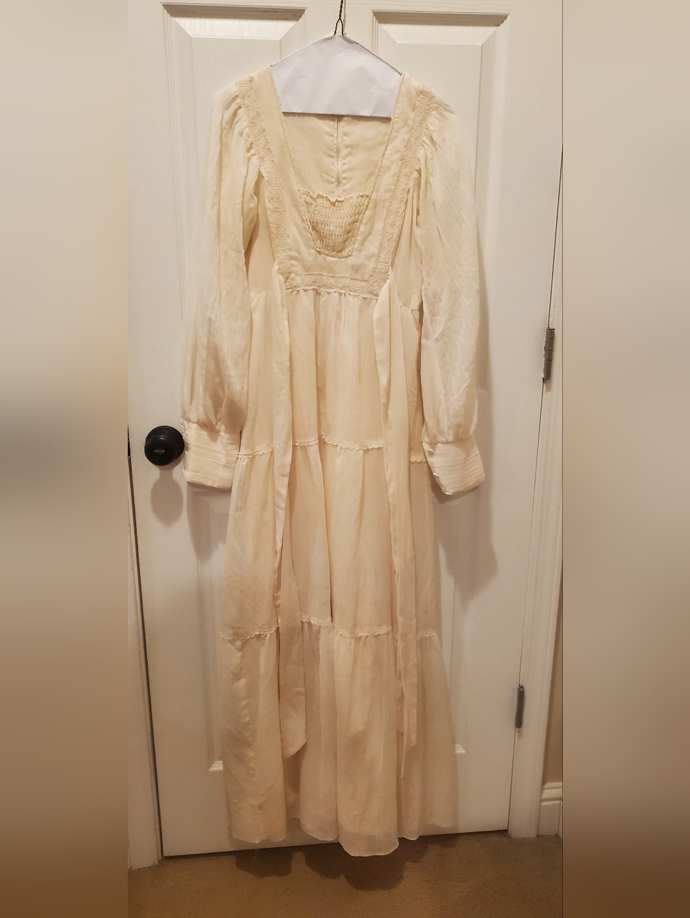 Cream Vintage-Inspired Long Sleeve Maxi Dress